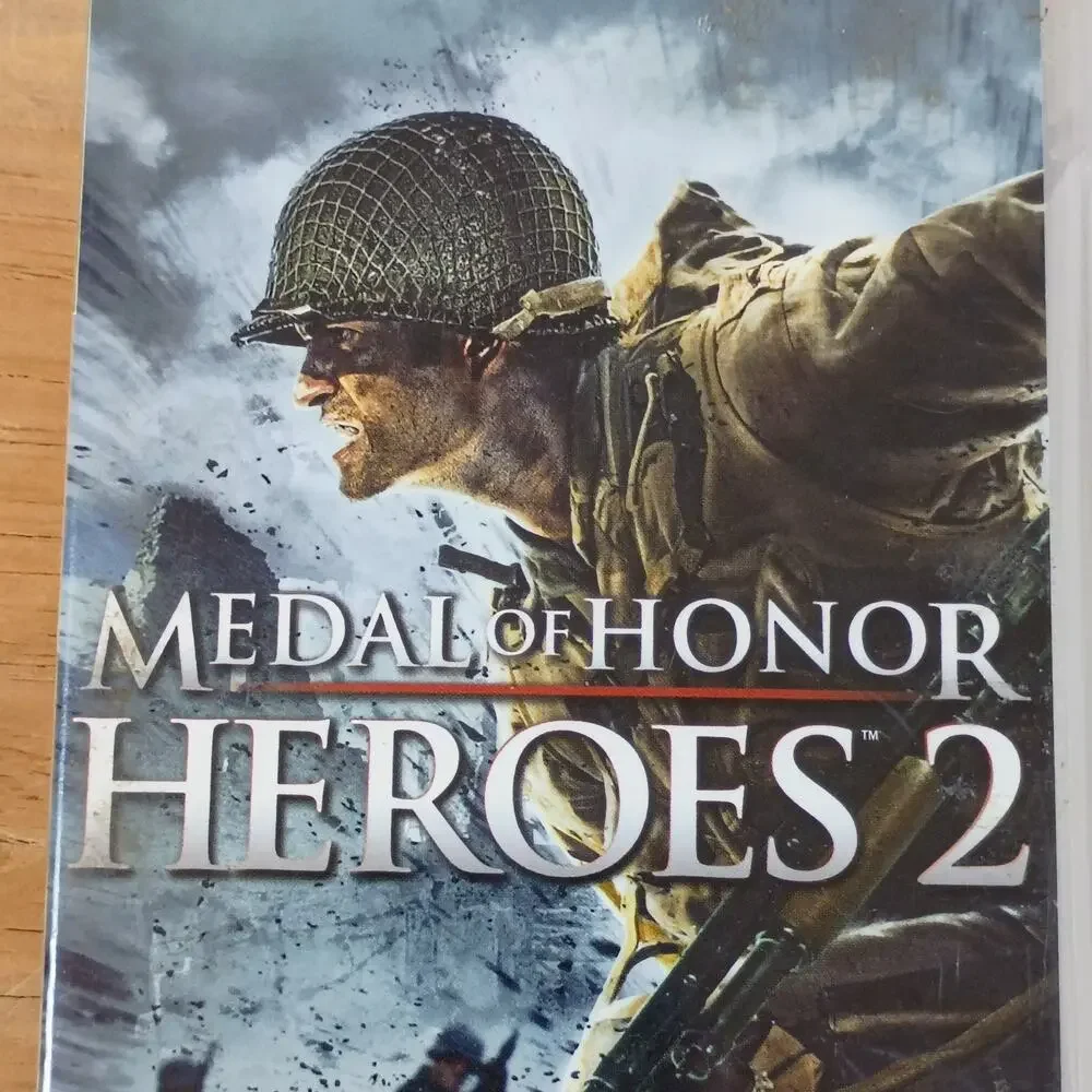 Medal of Honor Heroes 2 (Sony PSP, 2007) CIB Complete In Box With Manual UMD